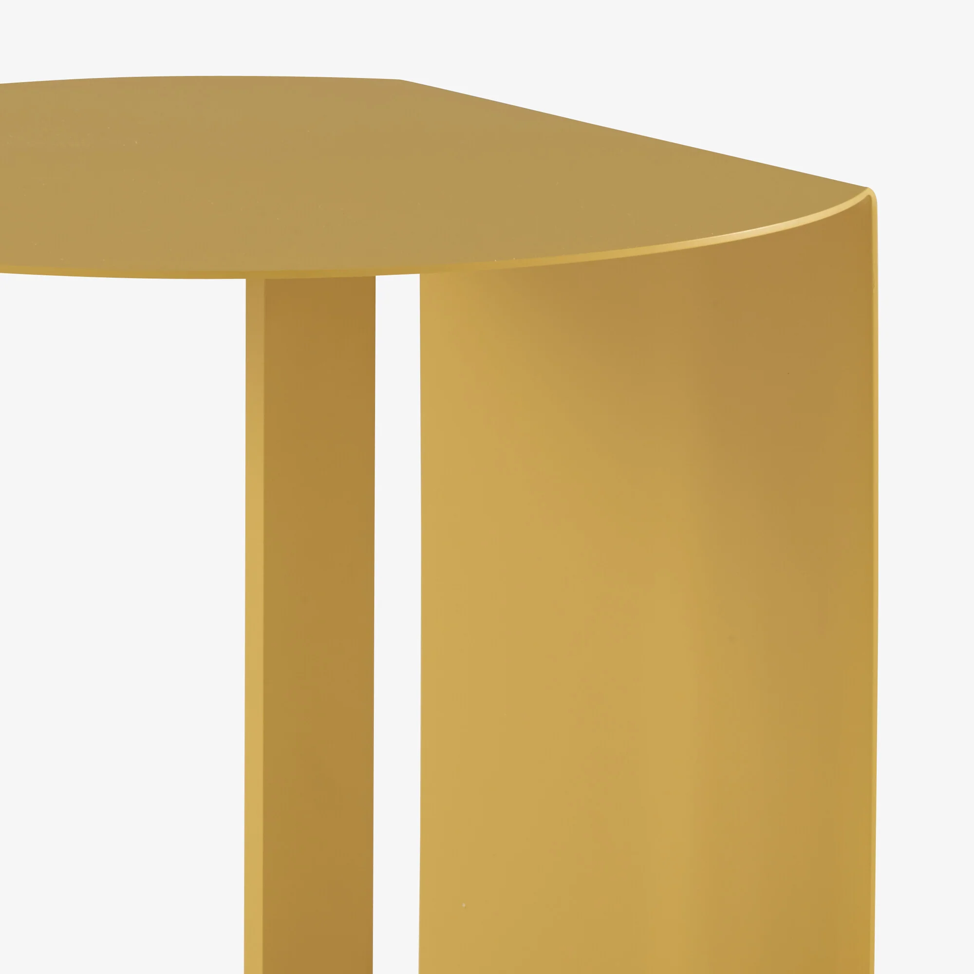 Oda Pedestal Table