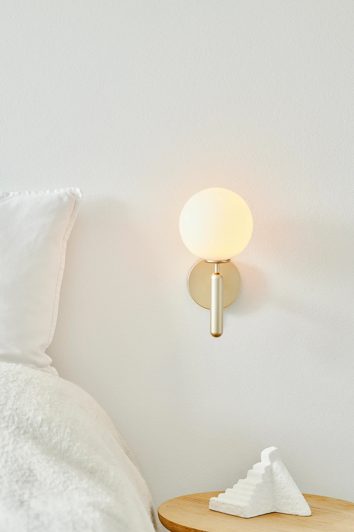 Miira Wall Lamp