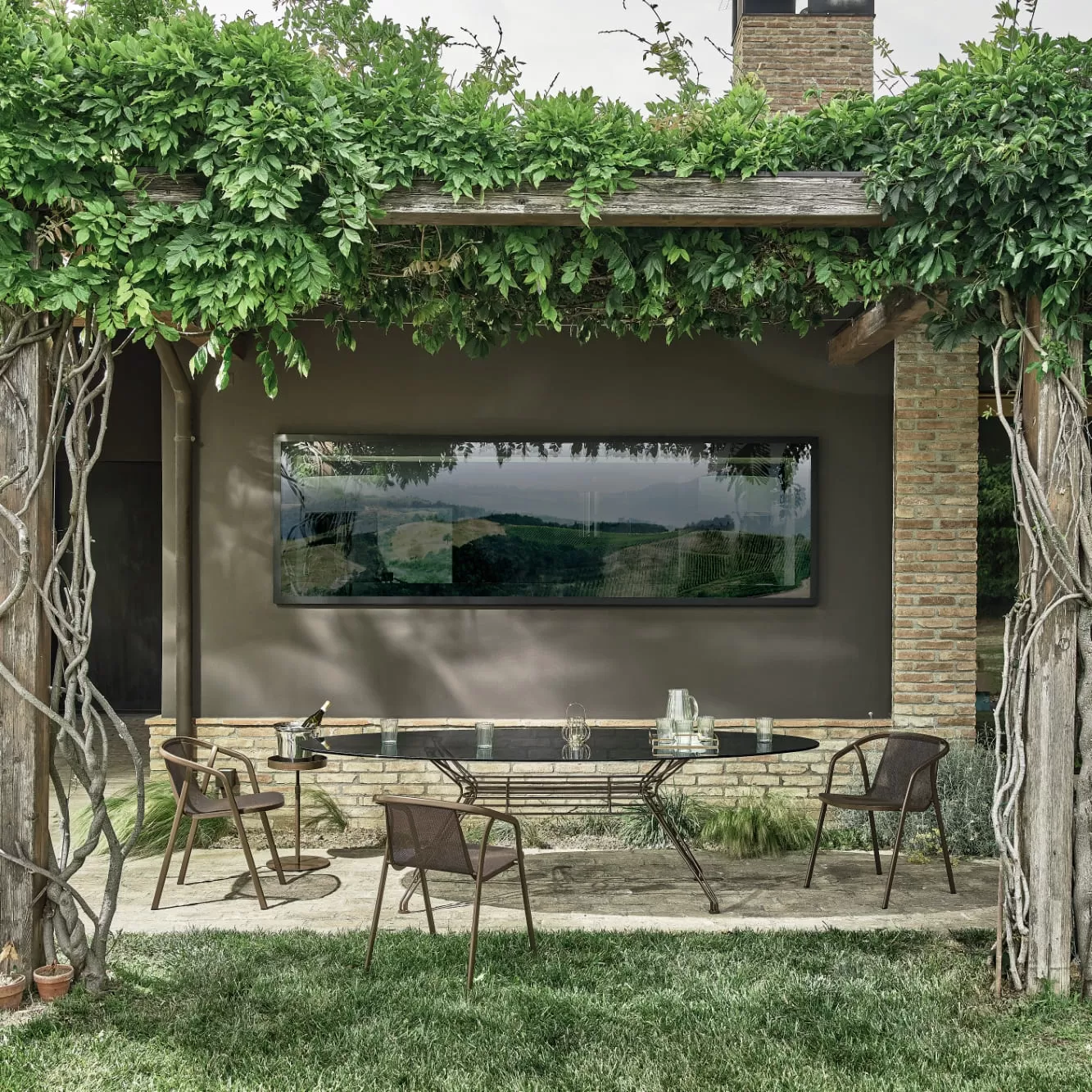 Sander Elliptical Outdoor Table