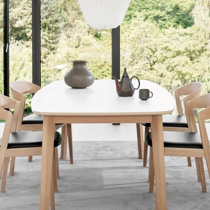 SM 119 Dining Table