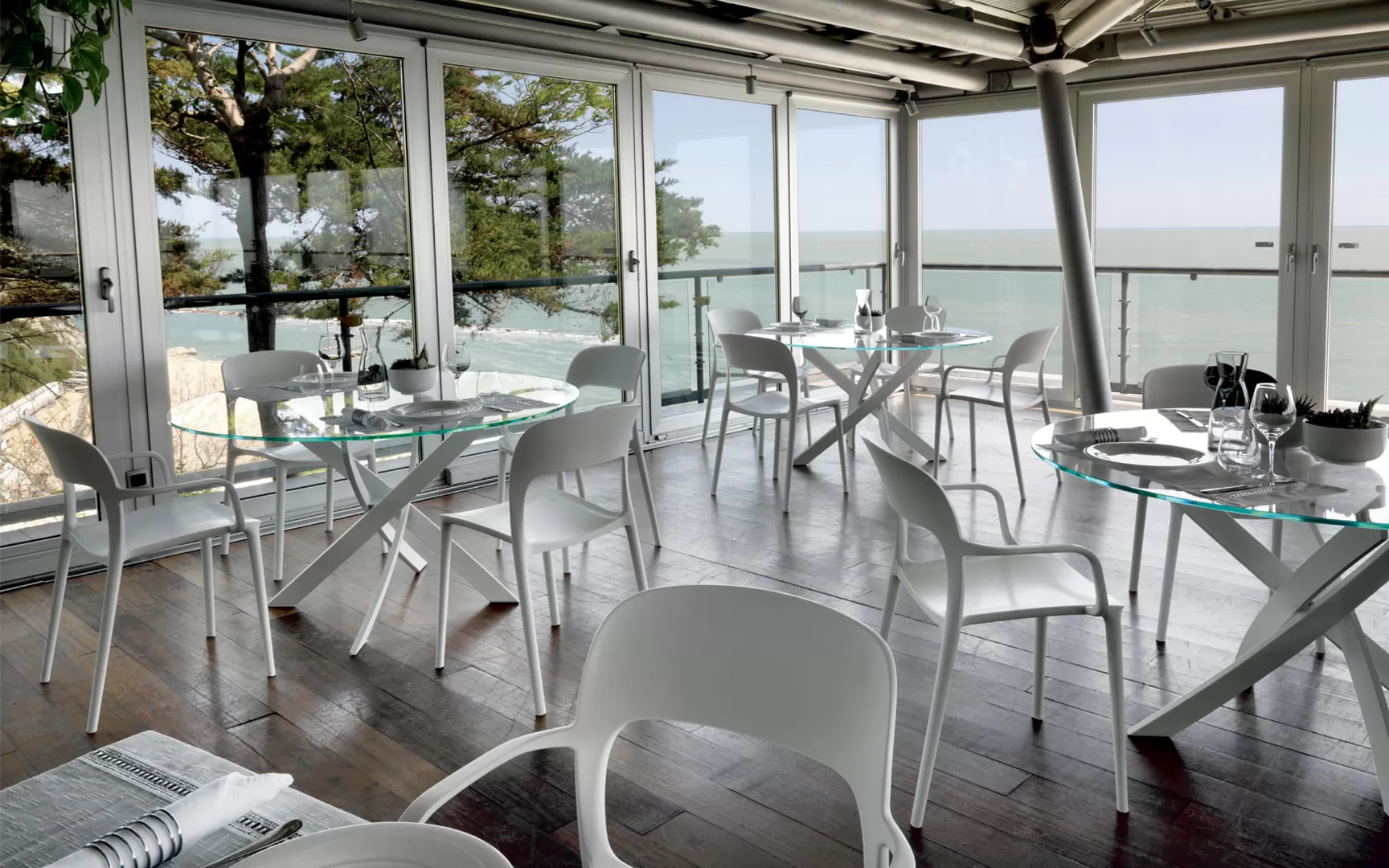 Gipsy Stackable Chair