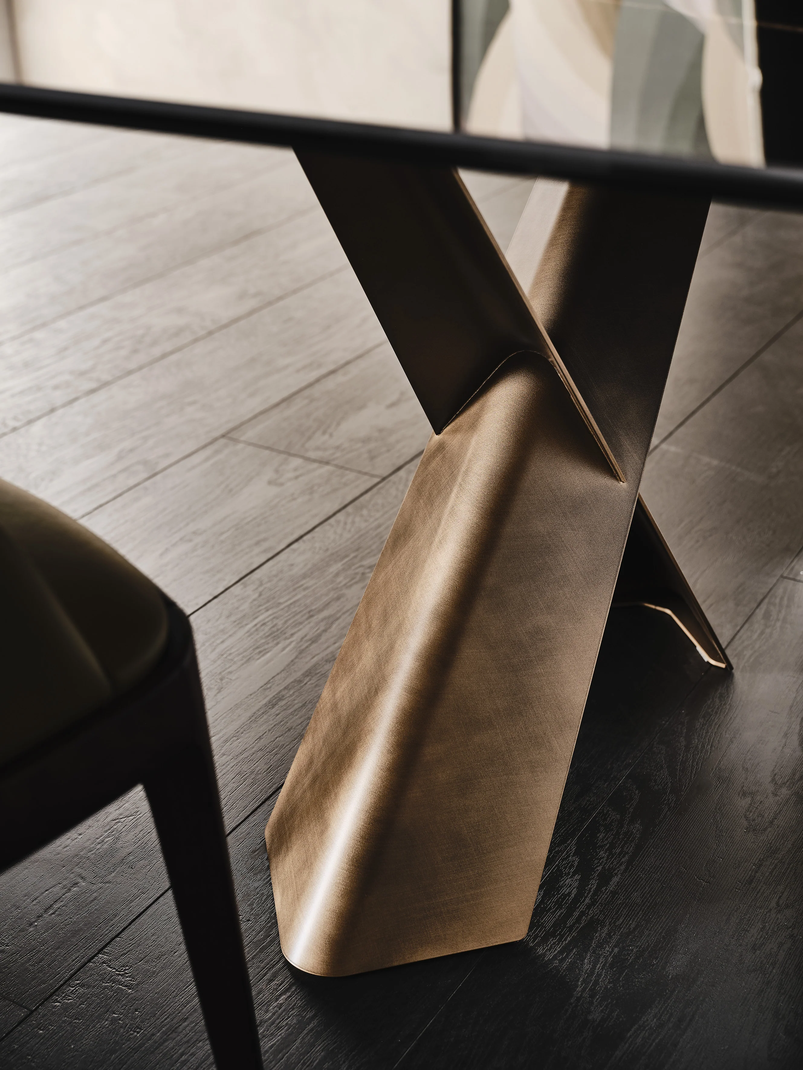 MAD MAX Crystalart Table