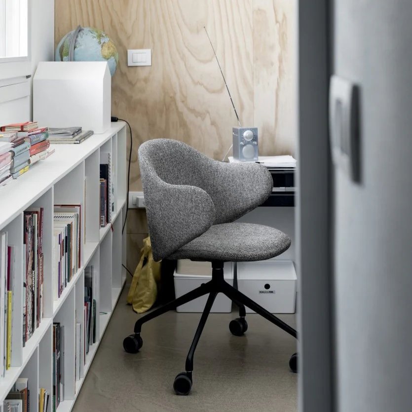 DUA Trestle with Castors Chair - Backrest 3(With Armrest)