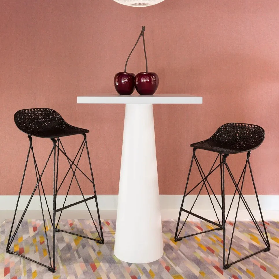 CARBON BAR STOOL