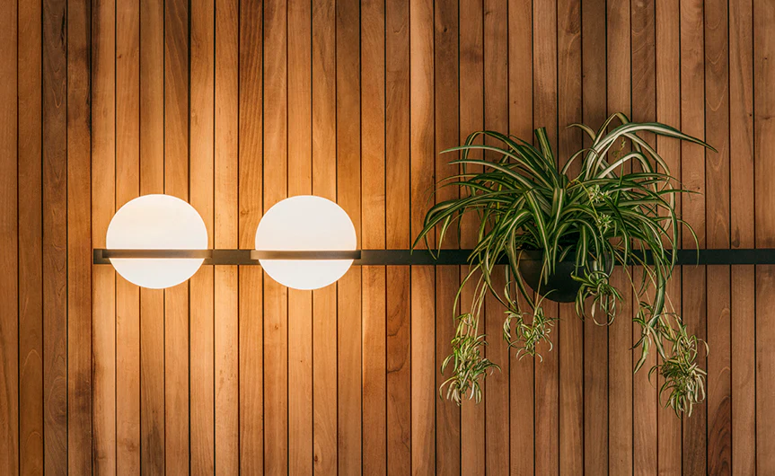 Palma Lineal Wall Lamp