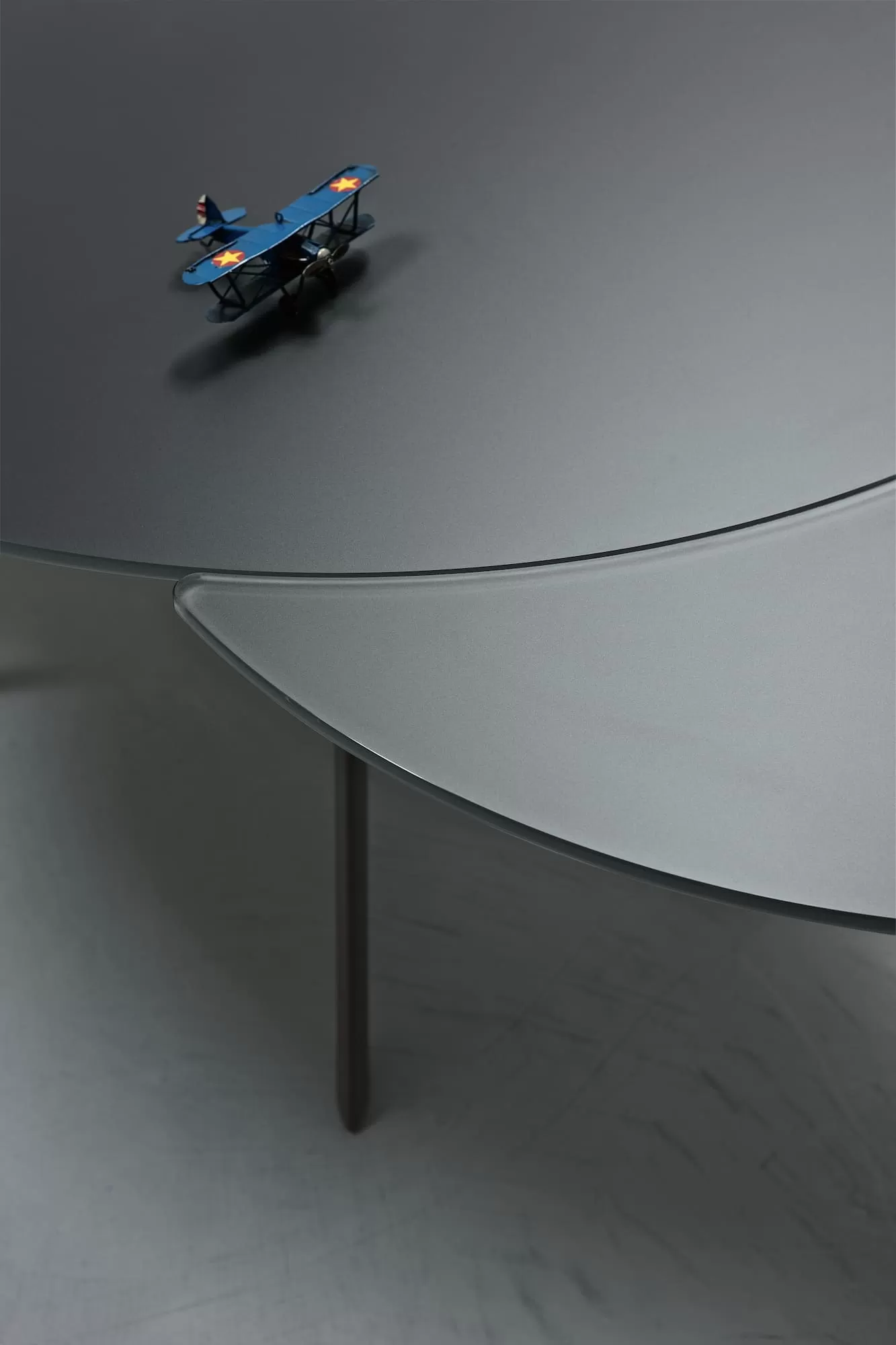 Giro Extendable Round Table