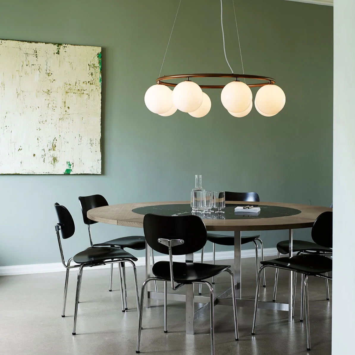 Miira 8 Oval Suspension Lamp