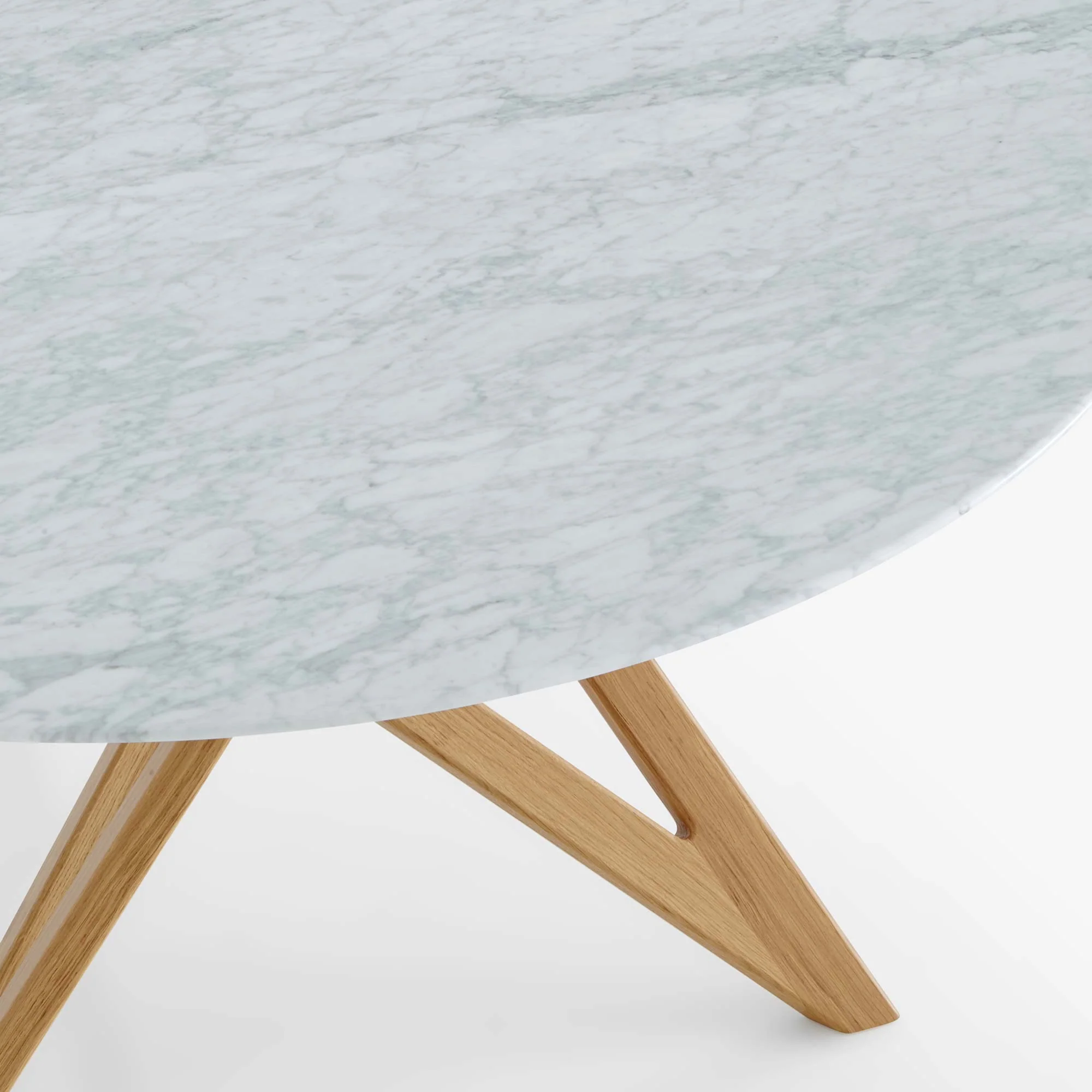 Ennéa Round Dining Table Legs In Natural Oak