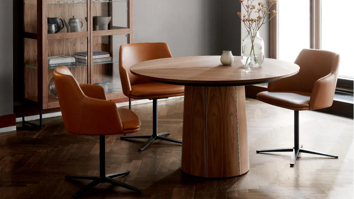 SM 33 Dining Table