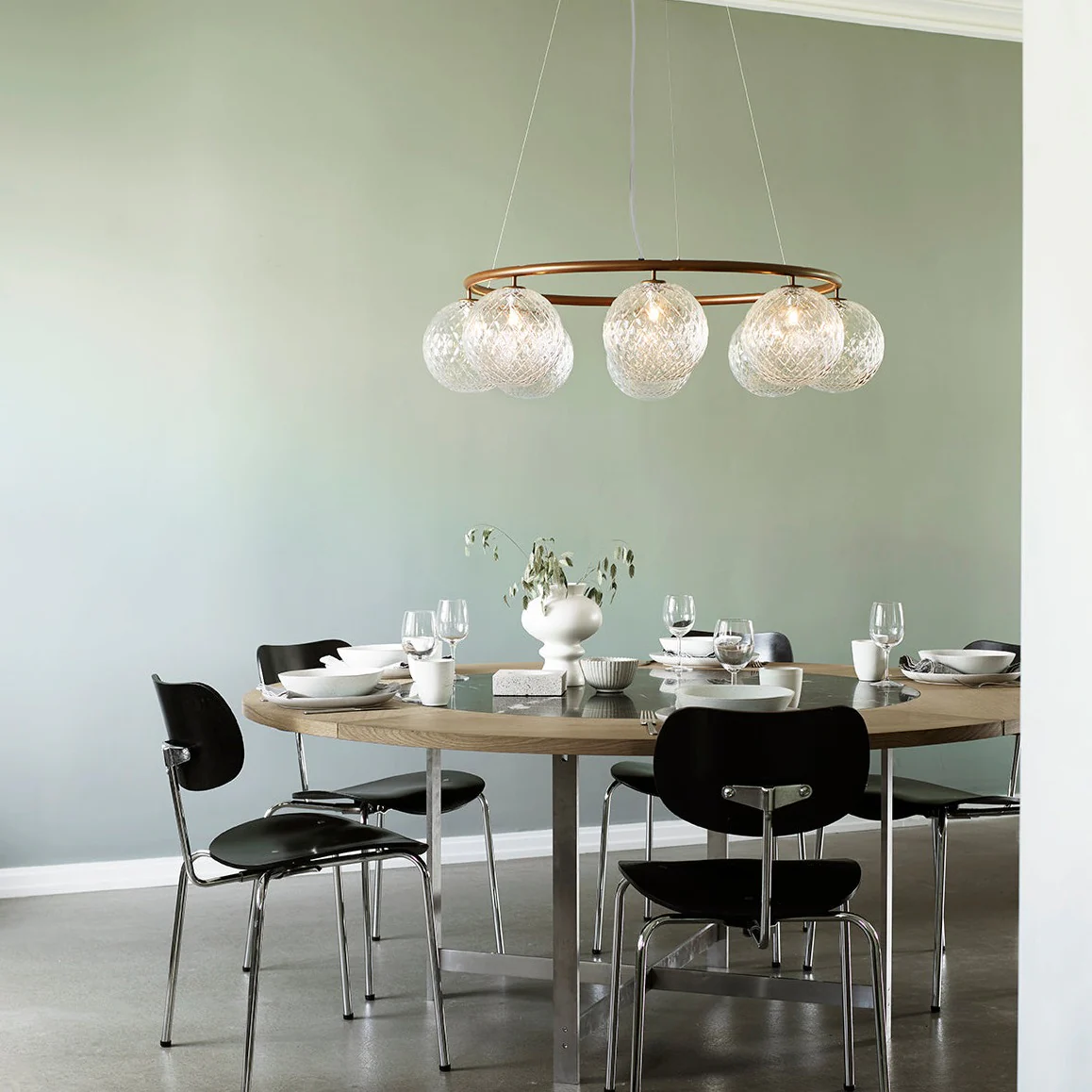 Miira 8 Oval Suspension Lamp