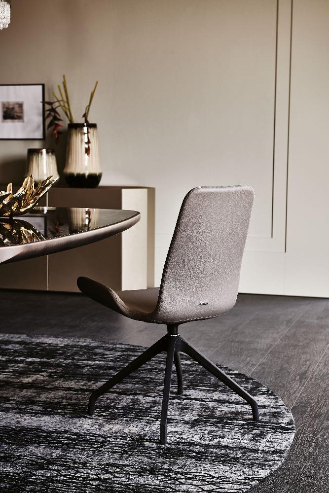 FLAMINGO Swiveling Chair