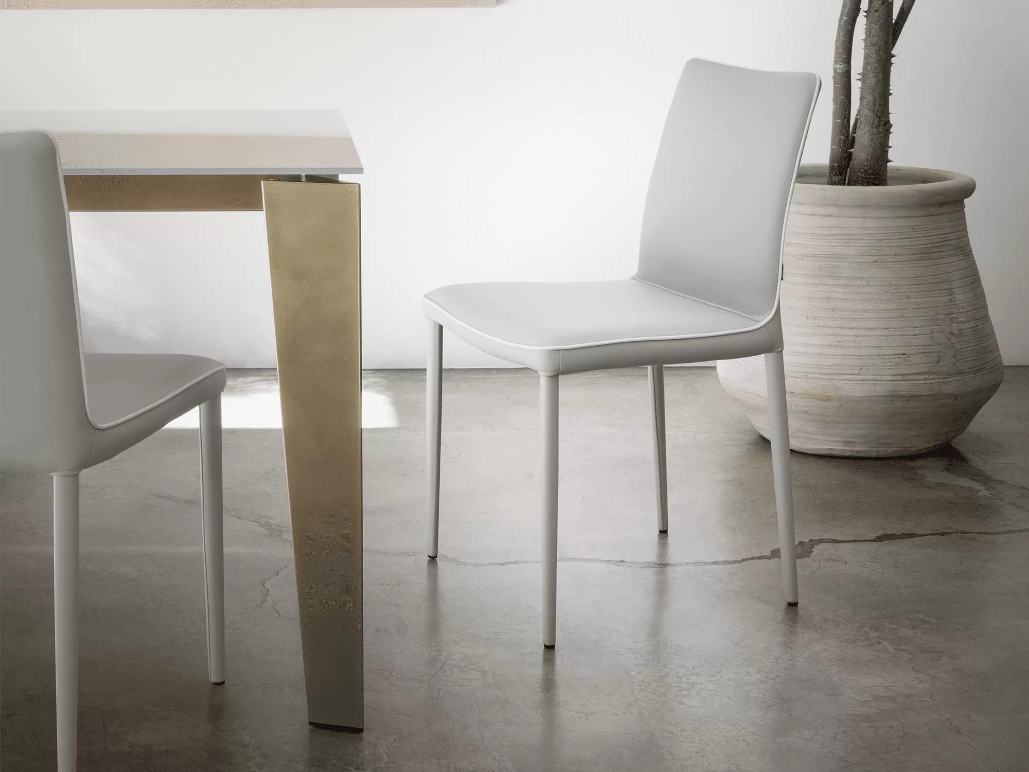 Cruz Marble/Ceramic Table with Extensions