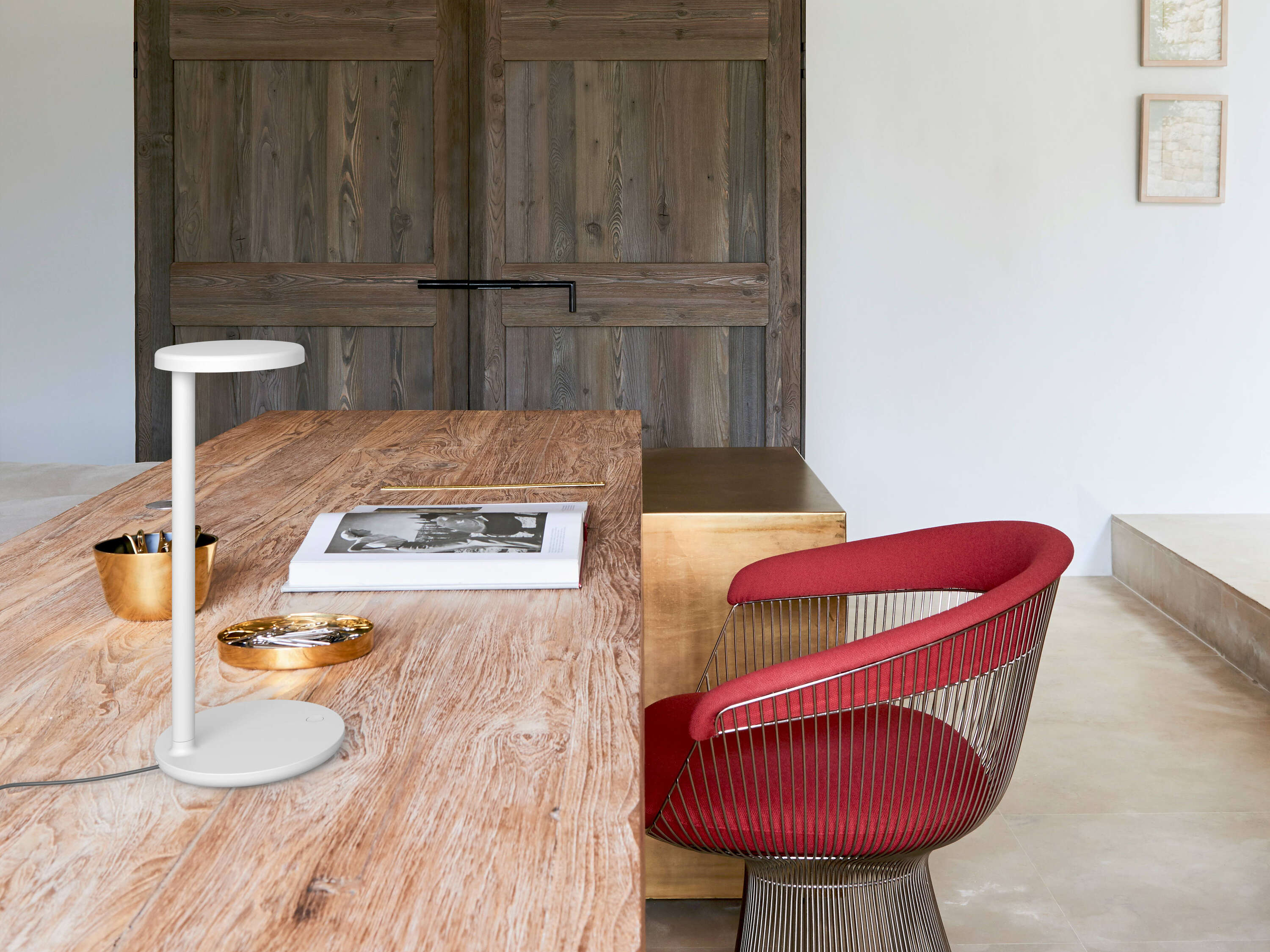 Oblique Qi Table Lamps