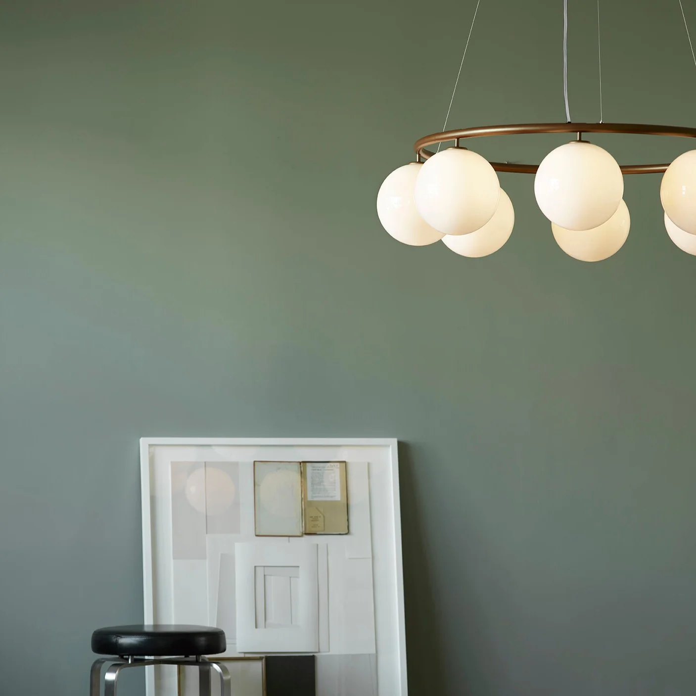 Miira 8 Oval Suspension Lamp