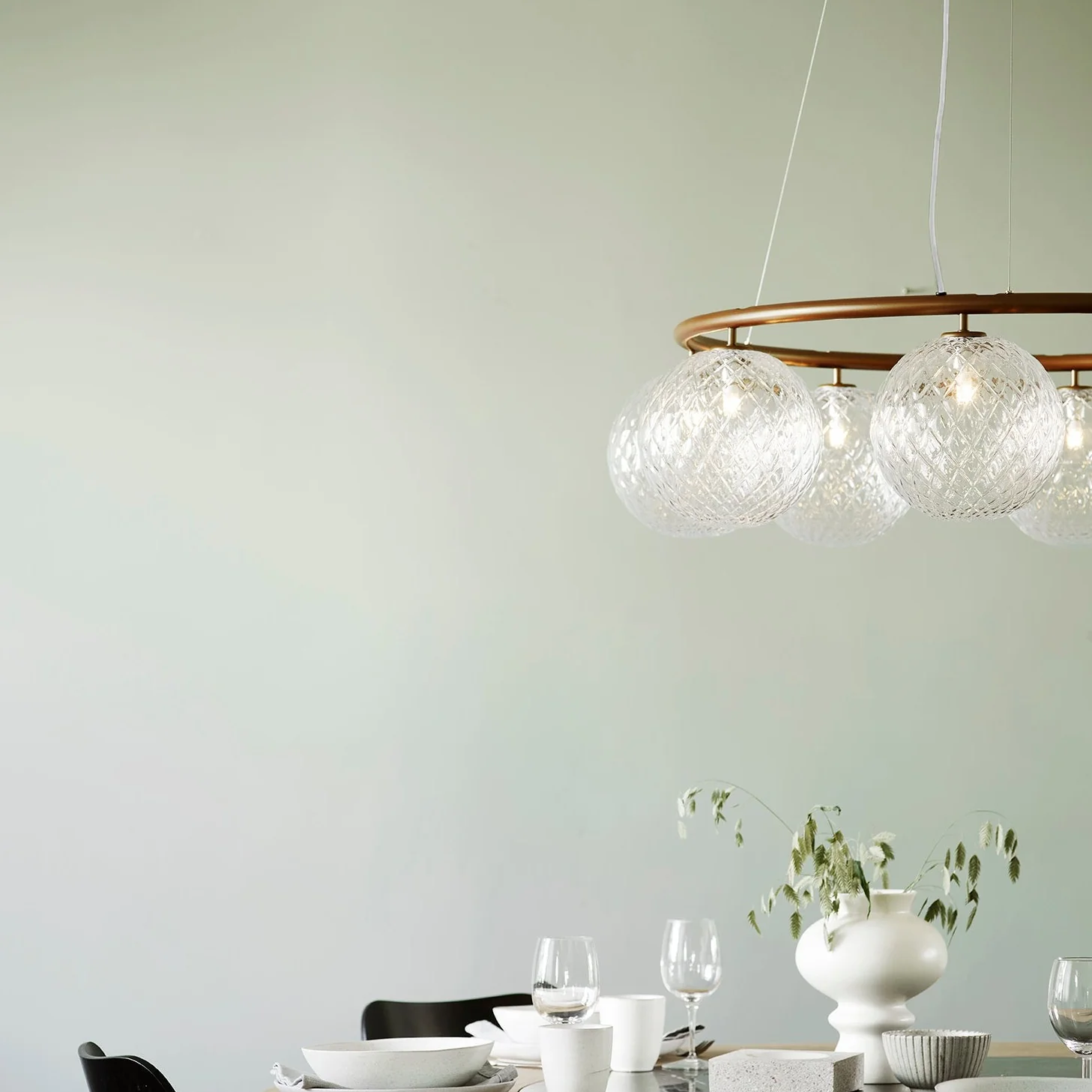 Miira 8 Oval Suspension Lamp