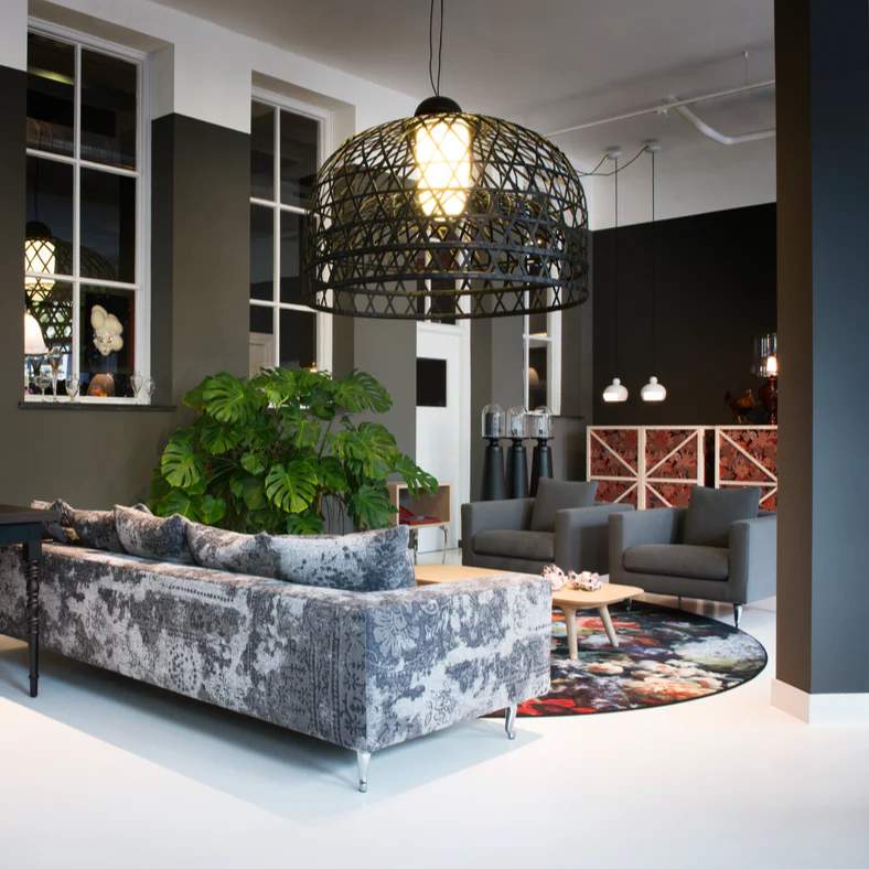 Emperor, L Suspended