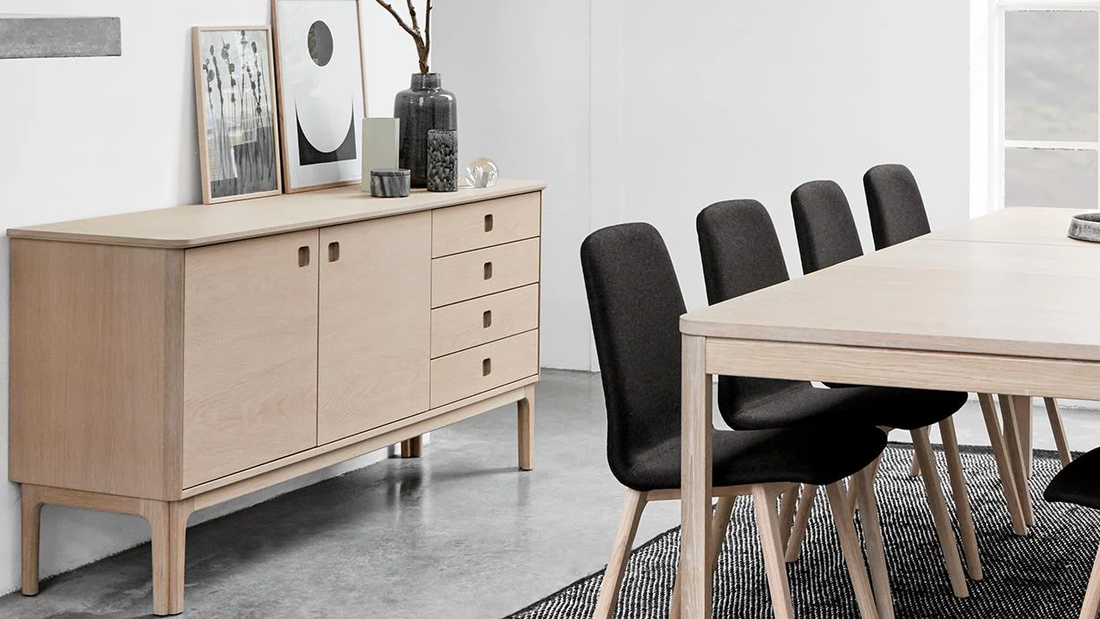 SM 300 Sideboard (4 drawers / 2 doors / 2 shelves)