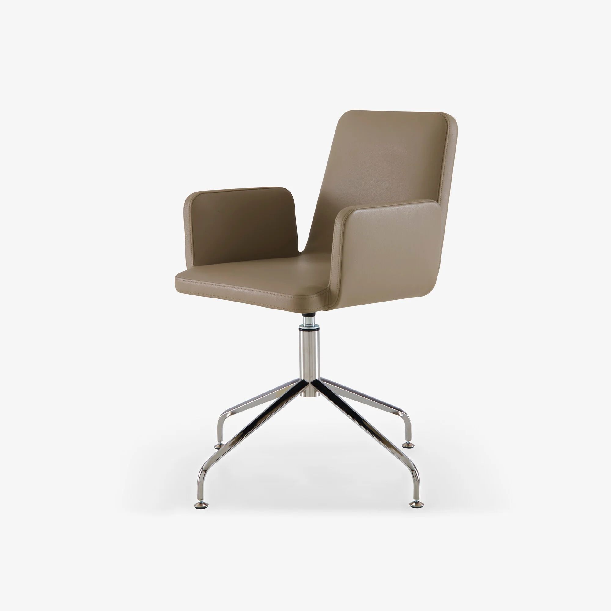 Vik Carver Chair Central Pedestal