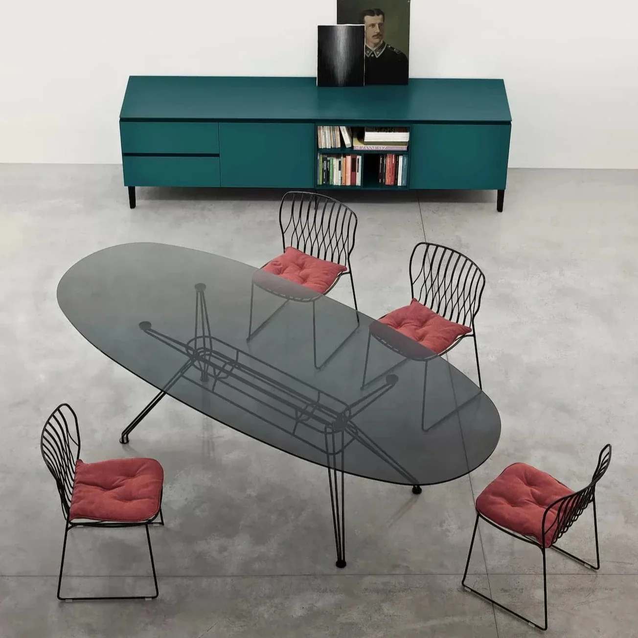 Sander Elliptical Crystal Table