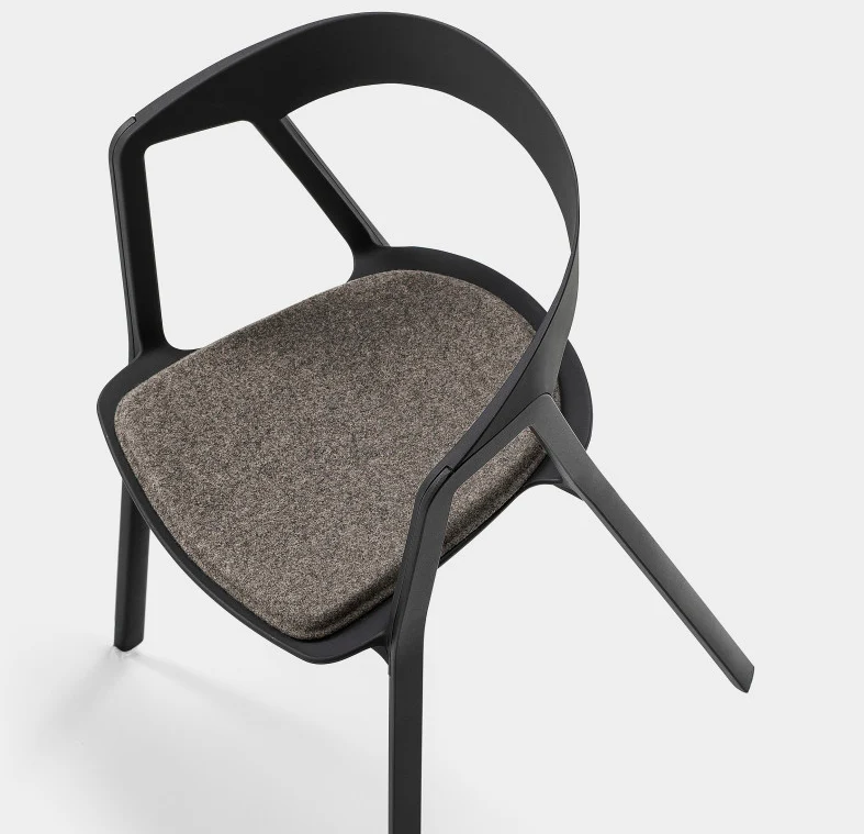 COMPAS Armchair with Fix Cushion