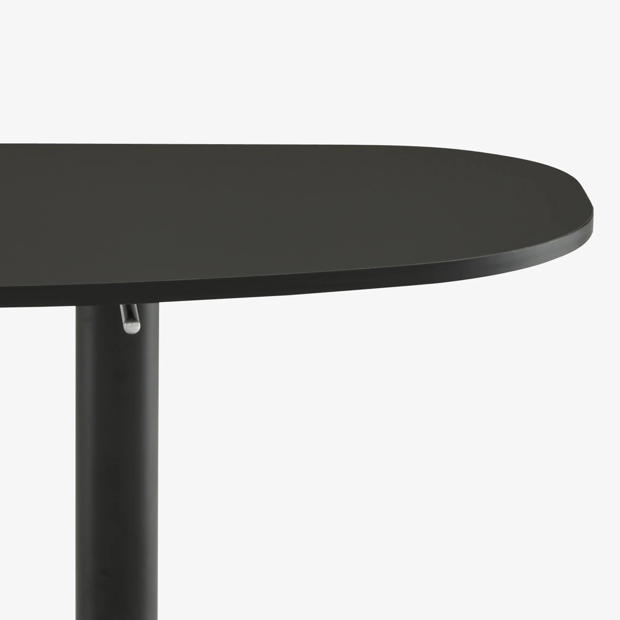 Piazza Table
