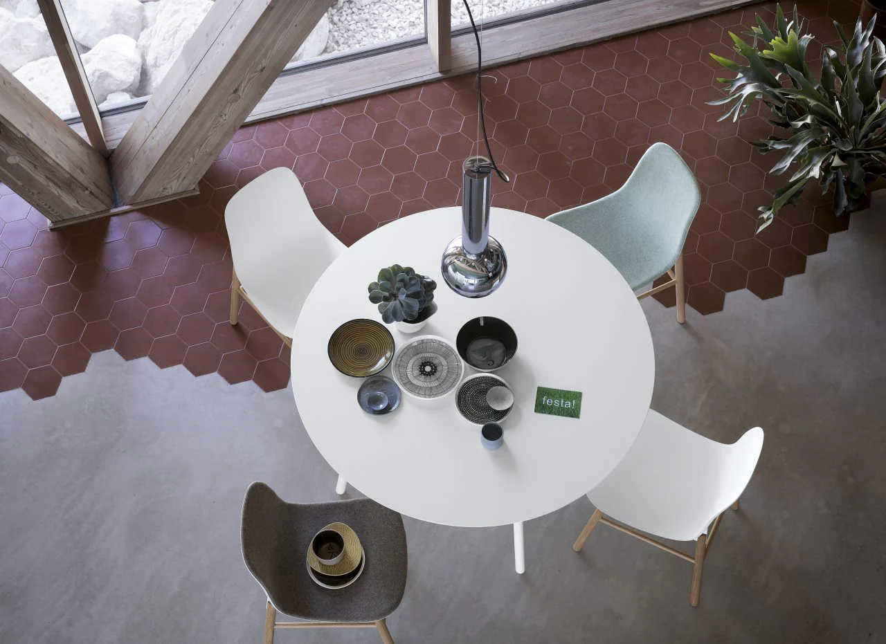 SHARKY Wooden Base Chair