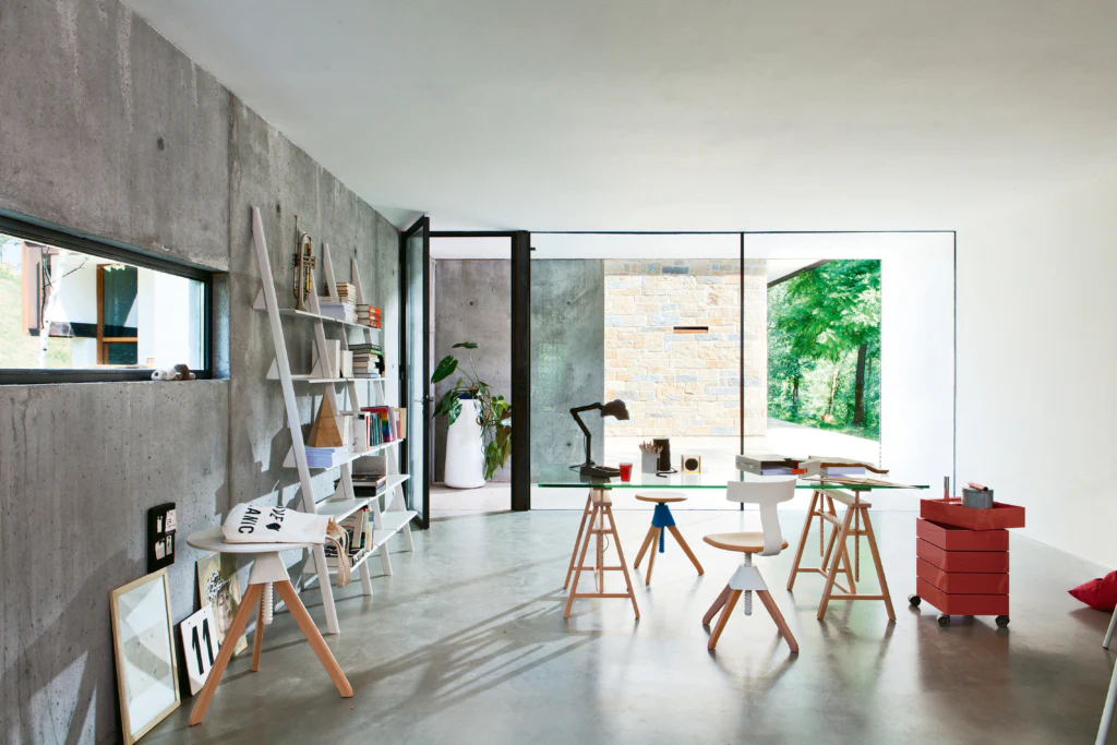 Tuffy - The Wild Bunch Swivel chair, adjustable in height