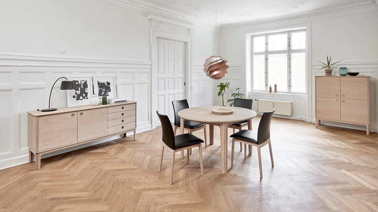 SM 300 Sideboard (4 drawers / 2 doors / 2 shelves)