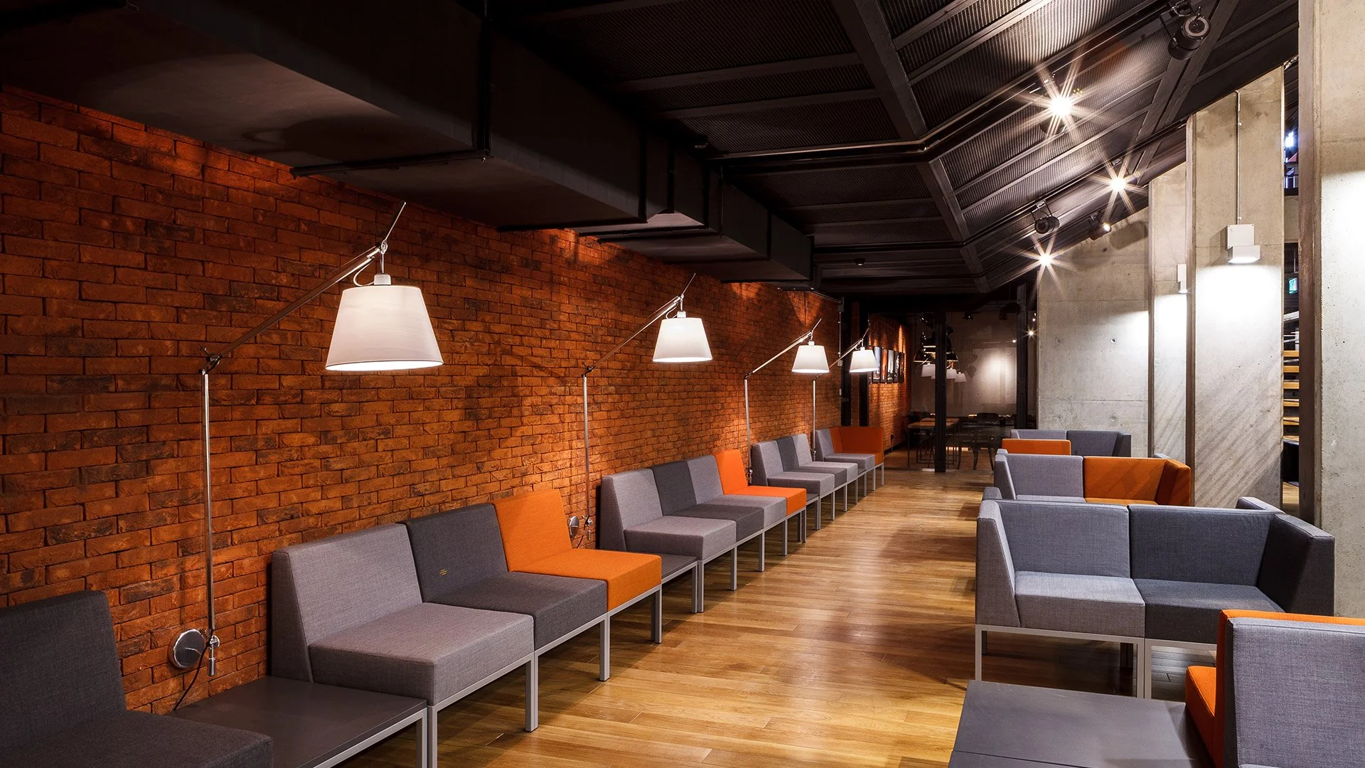 TOLOMEO BASCULANTE WALL