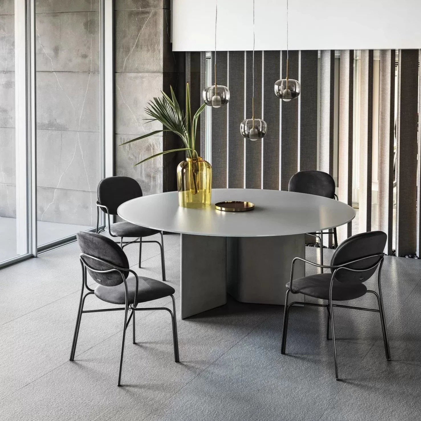 Magnum Round Crystal Table