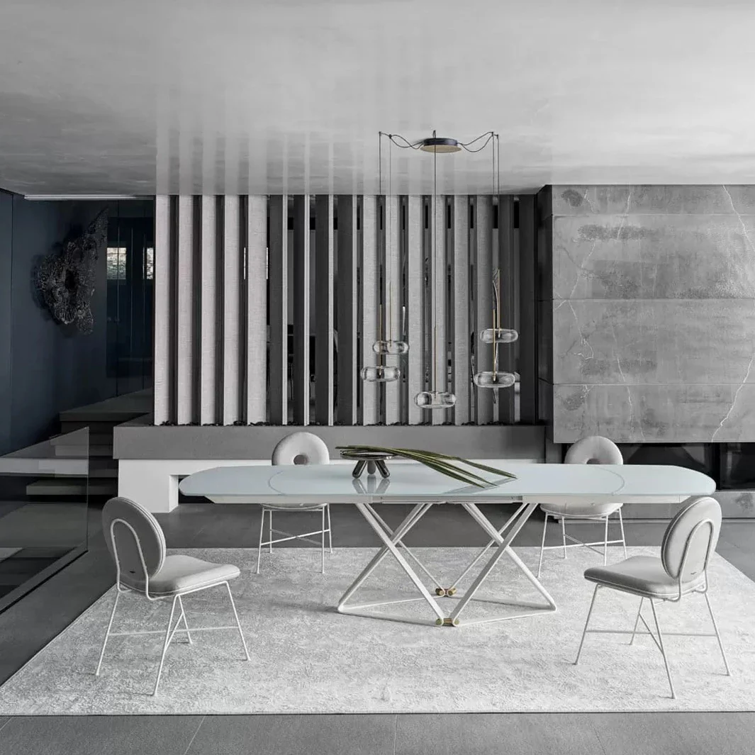 Delta Extendable Barrel Crystal Table