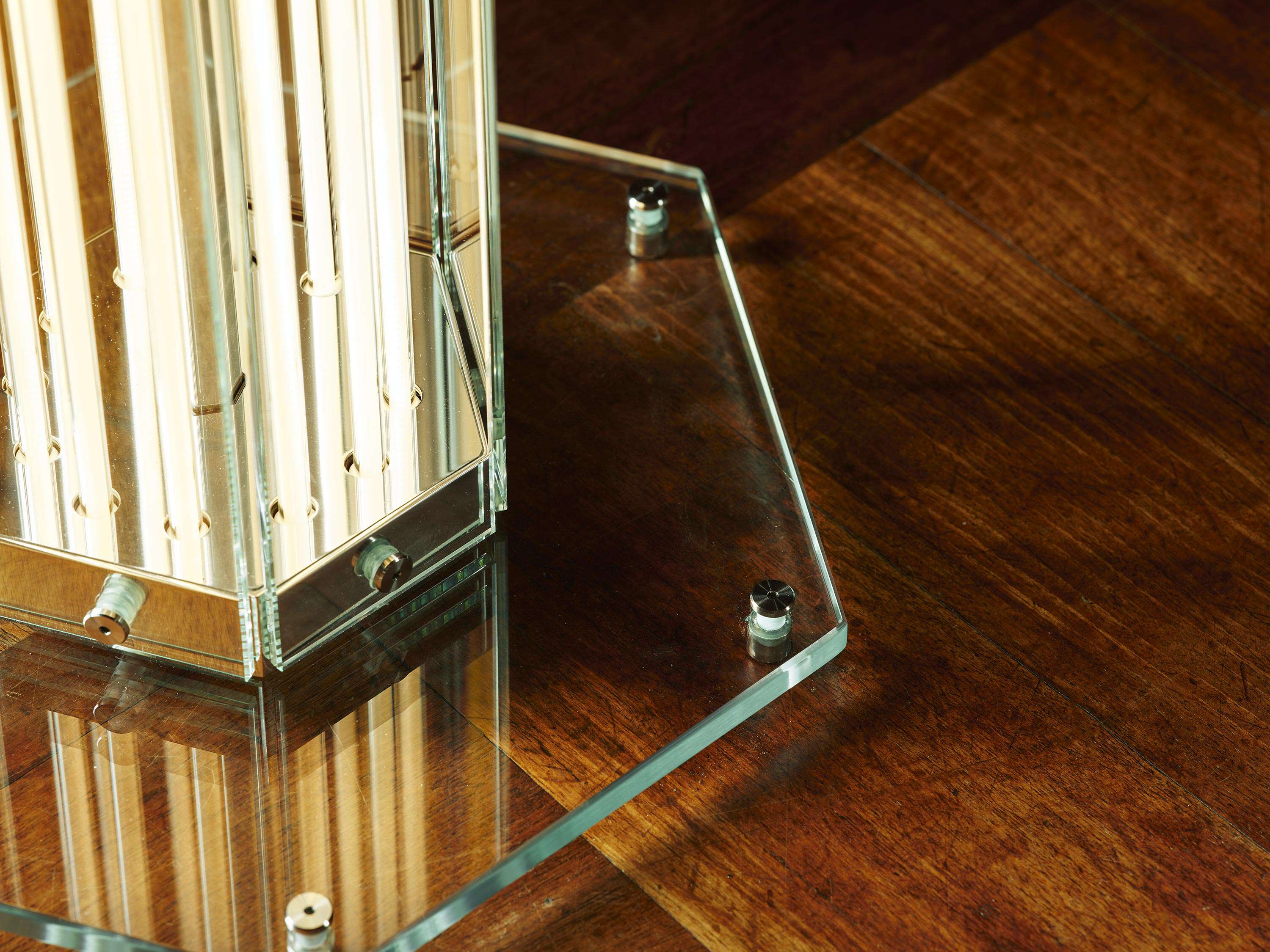 Superwire T Table Lamps