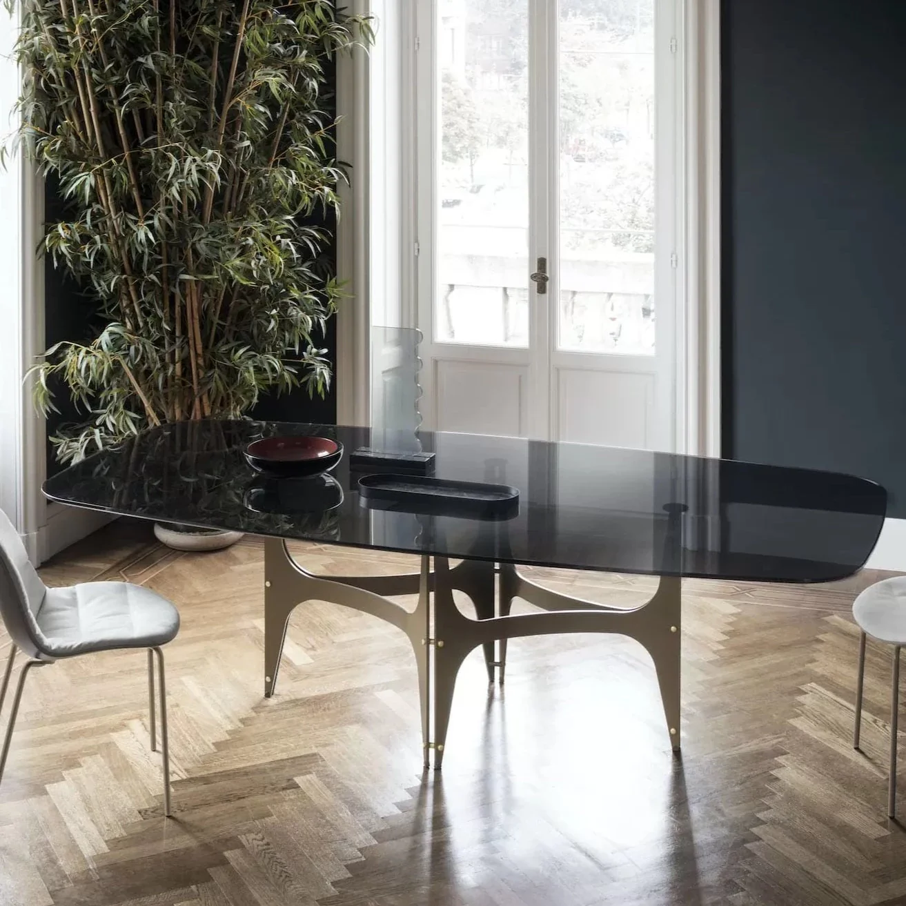 Universe Barrel Crystal Table