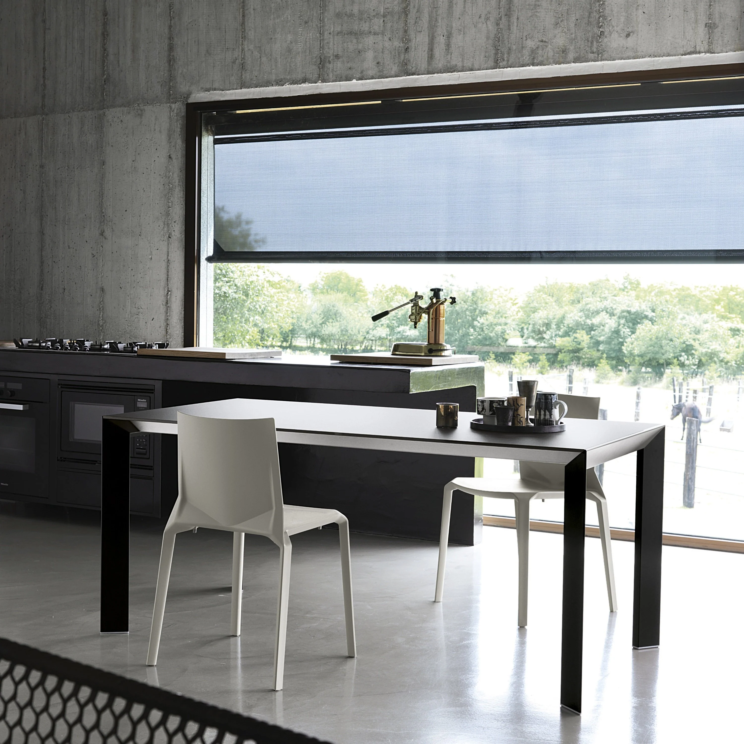 Plana Stackable Chair