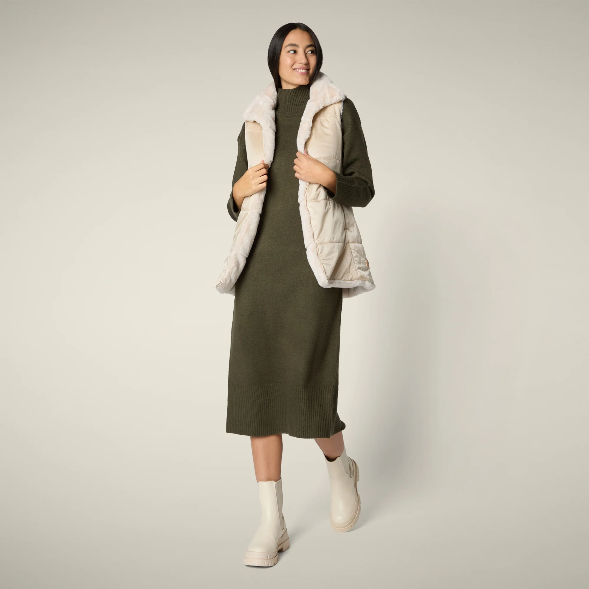 Women's Reversible Faux Fur Vest Nives in Shore Beige