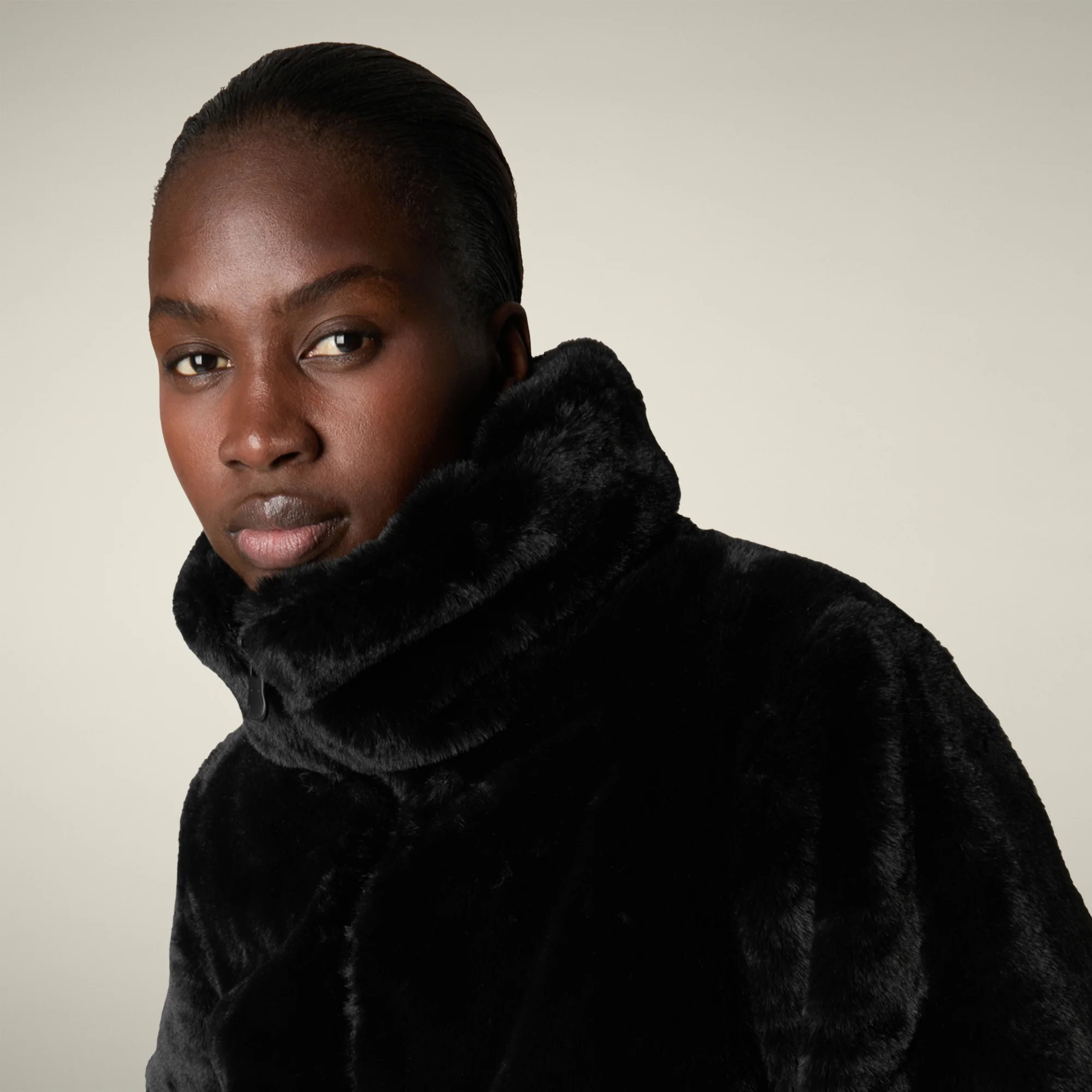 Women's Reversible Faux Fur Jacket Jeon in black