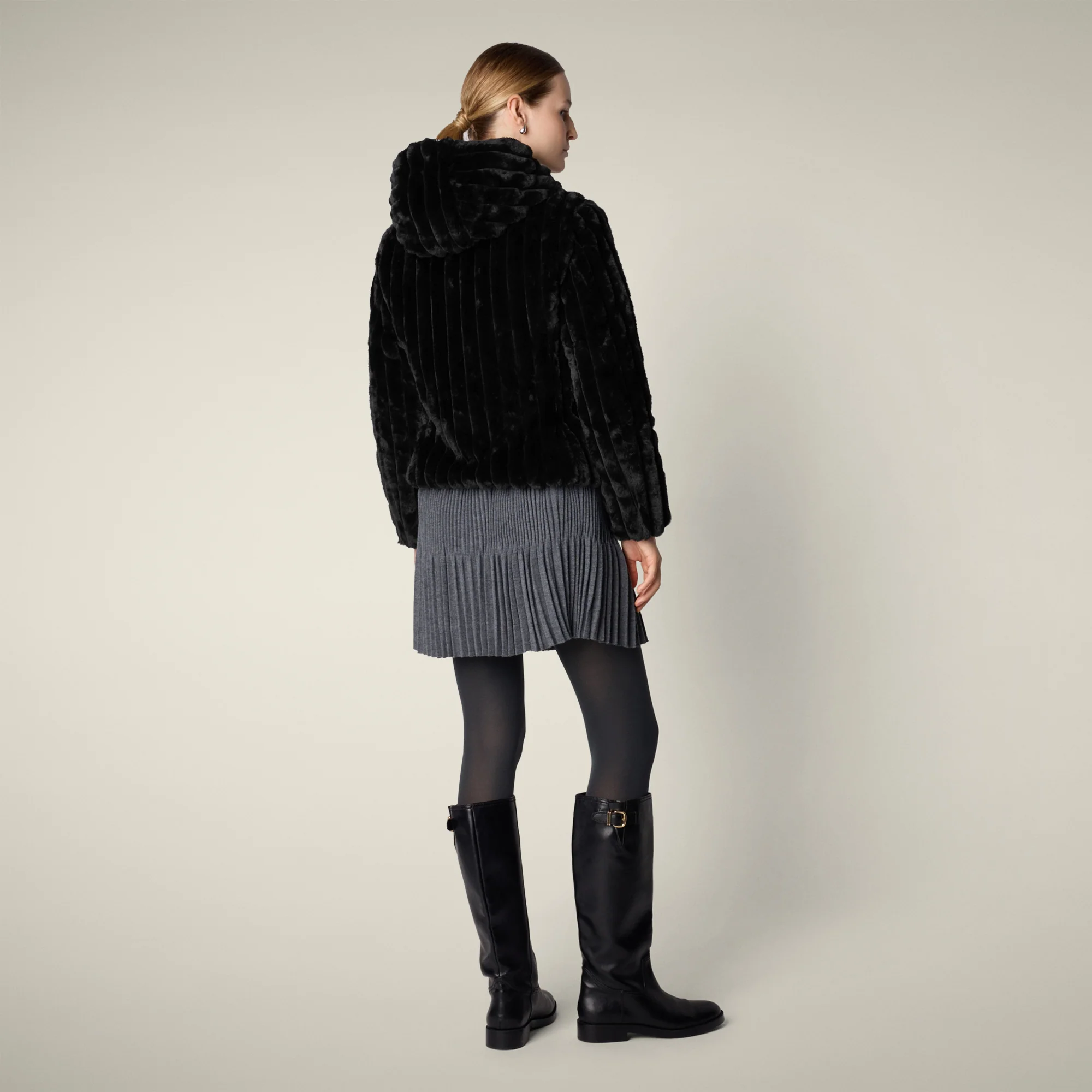 Women's Reversible Faux Fur Jacket este in black
