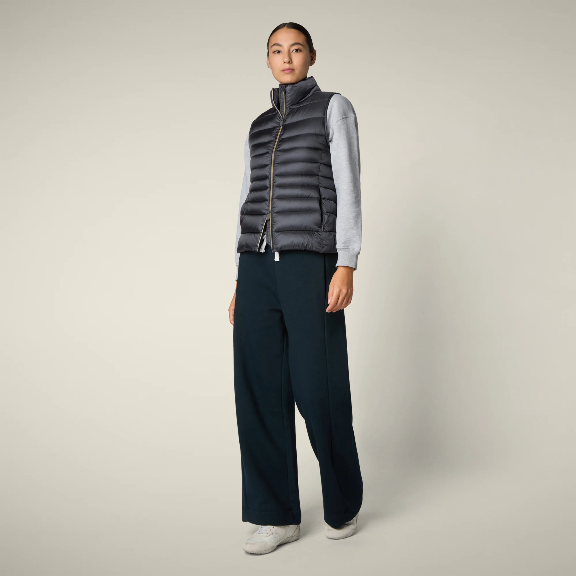 Women's Animal free puffer Vest Lynn in ebony grey