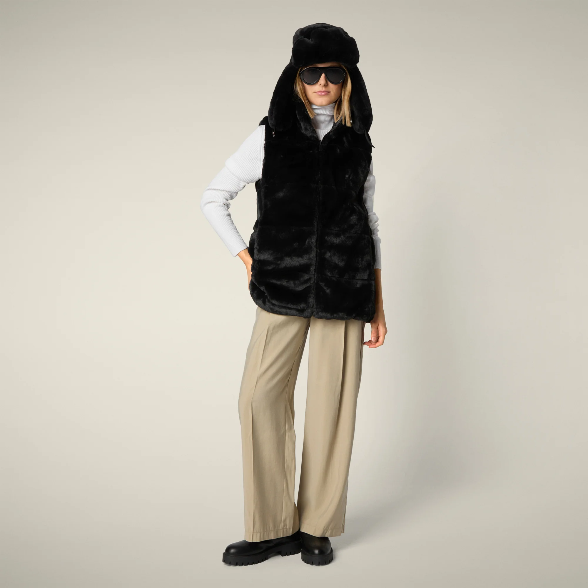 Women's Reversible Faux Fur Vest Nives in Black