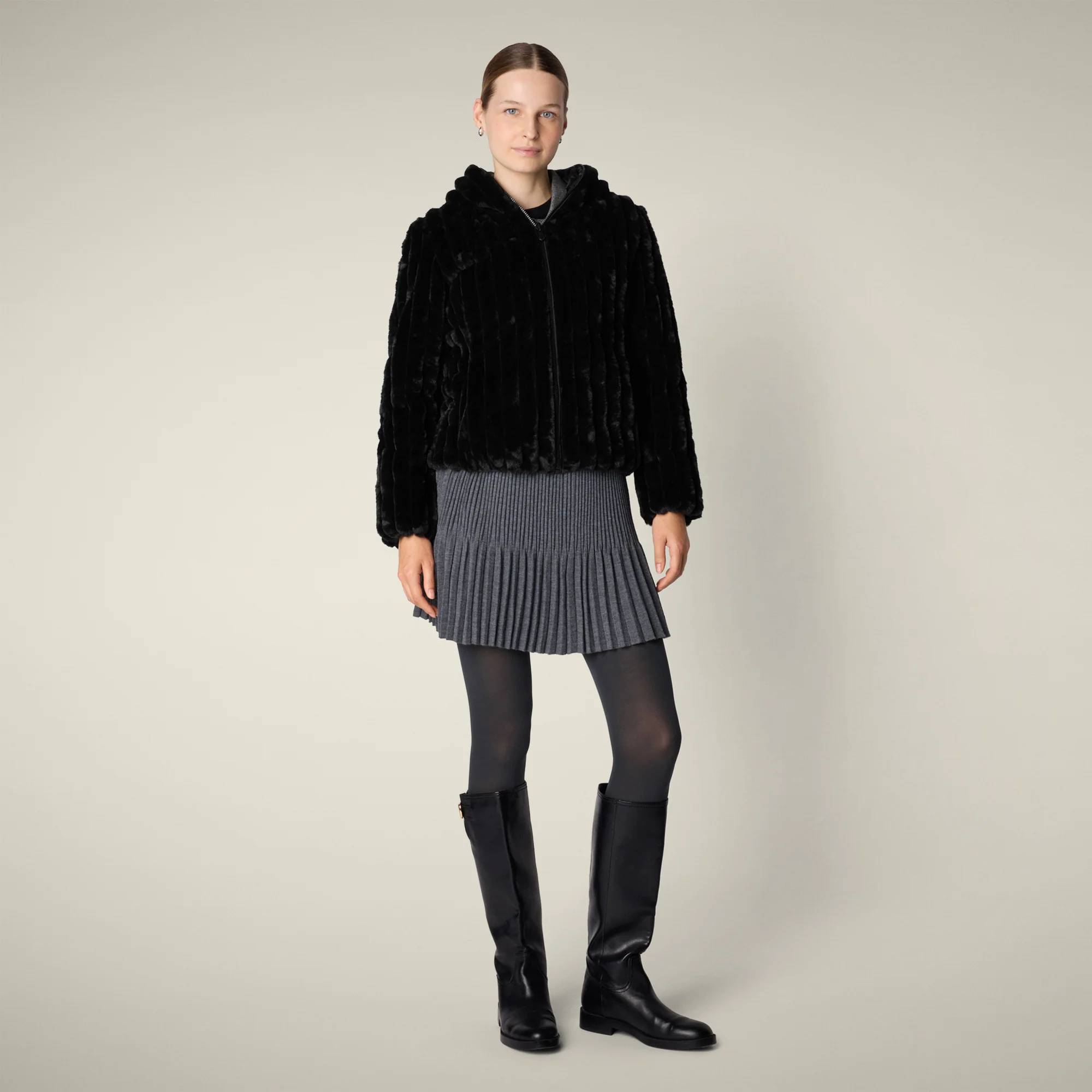 Women's Reversible Faux Fur Jacket este in black