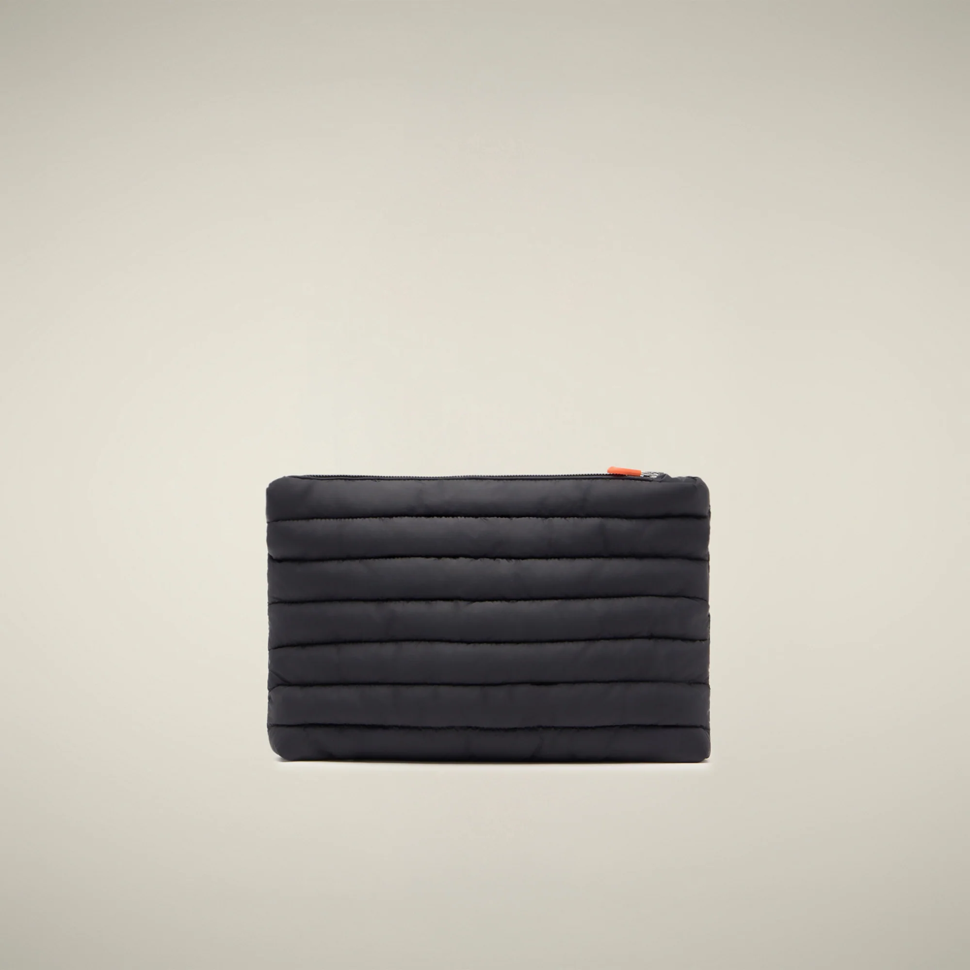 Unisex quilted pouch shaula in black