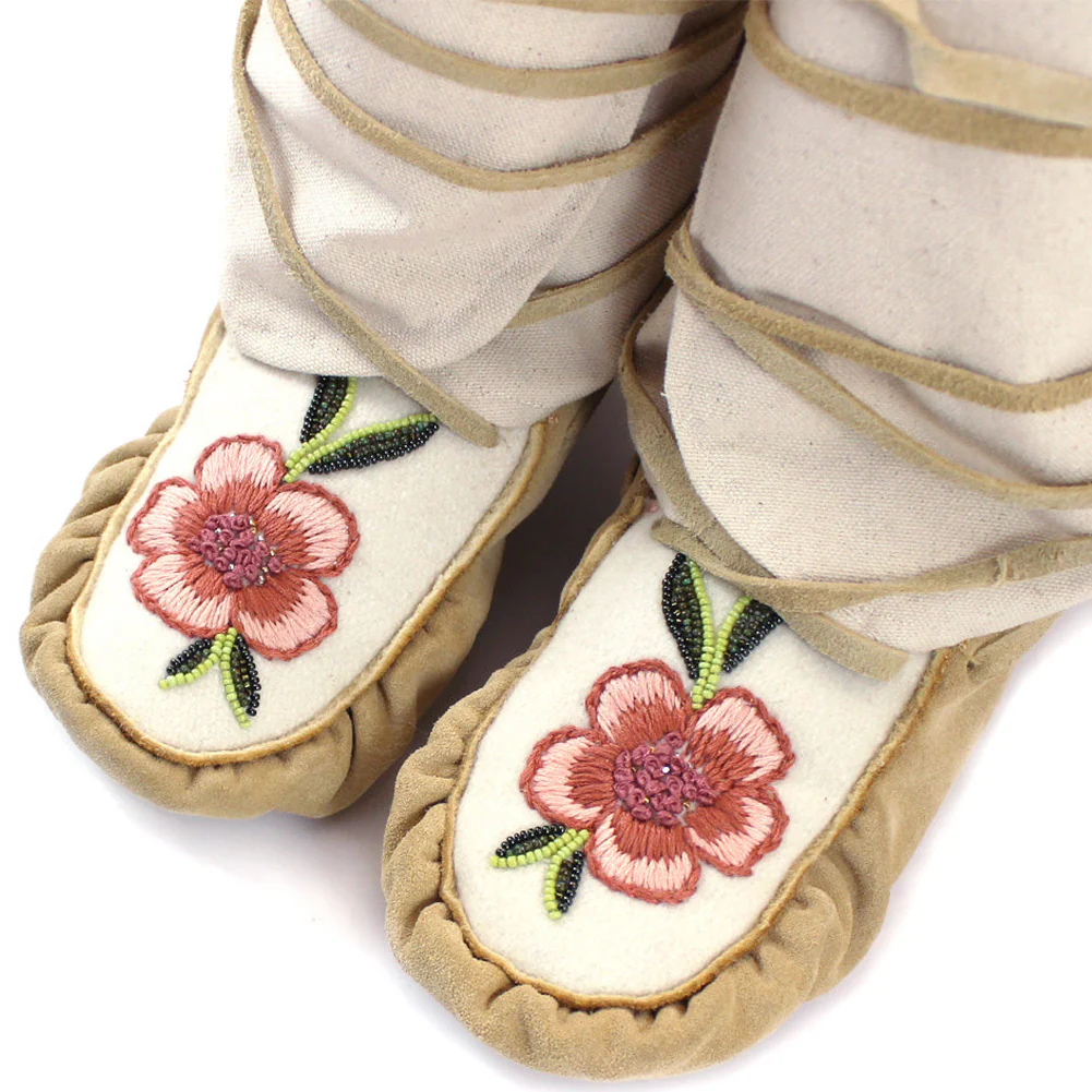 Abigail Clarke Ladies 8 Wild Rose Moccasins