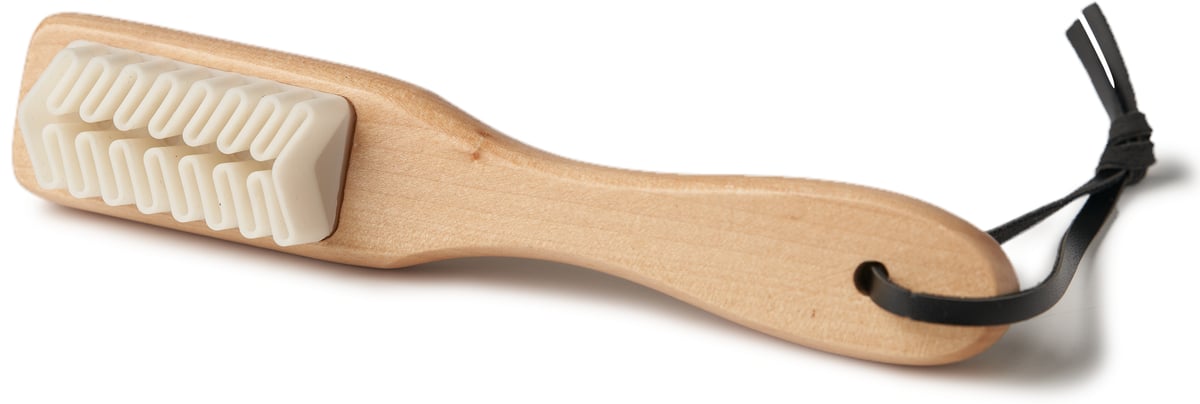 Cleaning & Restoring Brush