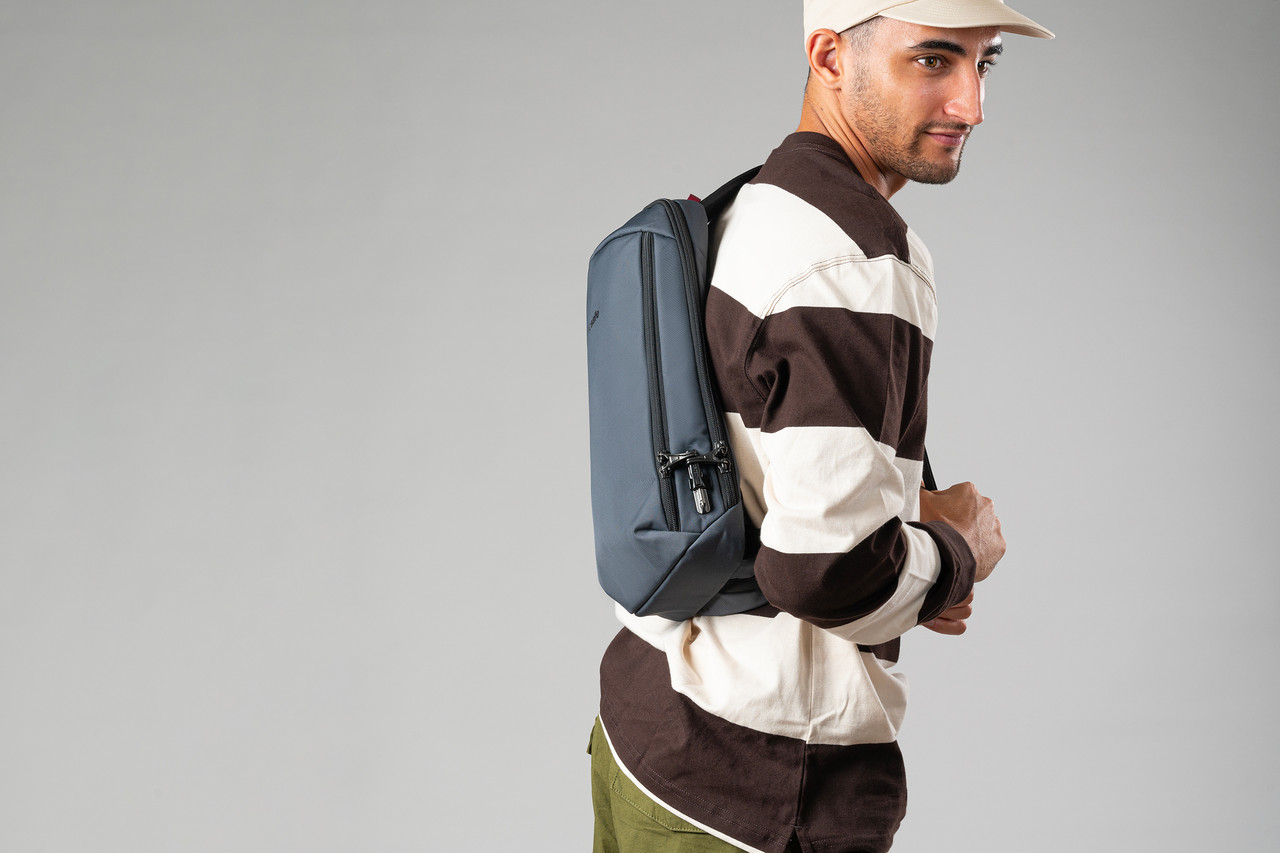 Pacsafe Vibe 325 Anti-Theft Cross Body Pack - Unisex