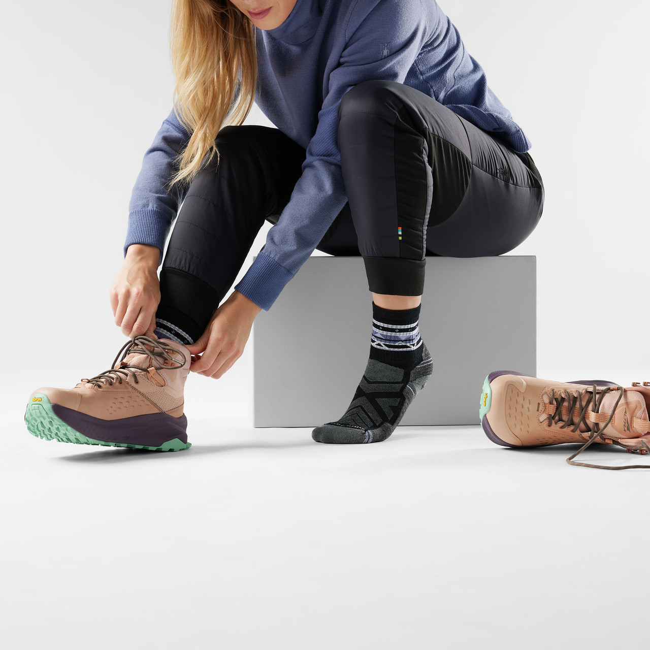 Smartwool Hike Light Cushion Zig Zag Valley Mid Crew Socks - Women's