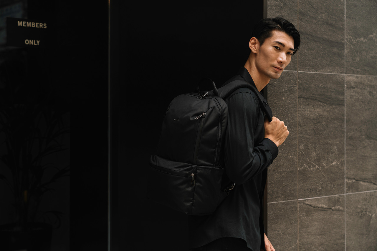 Pacsafe X 20L Anti-Theft Daypack - Unisex