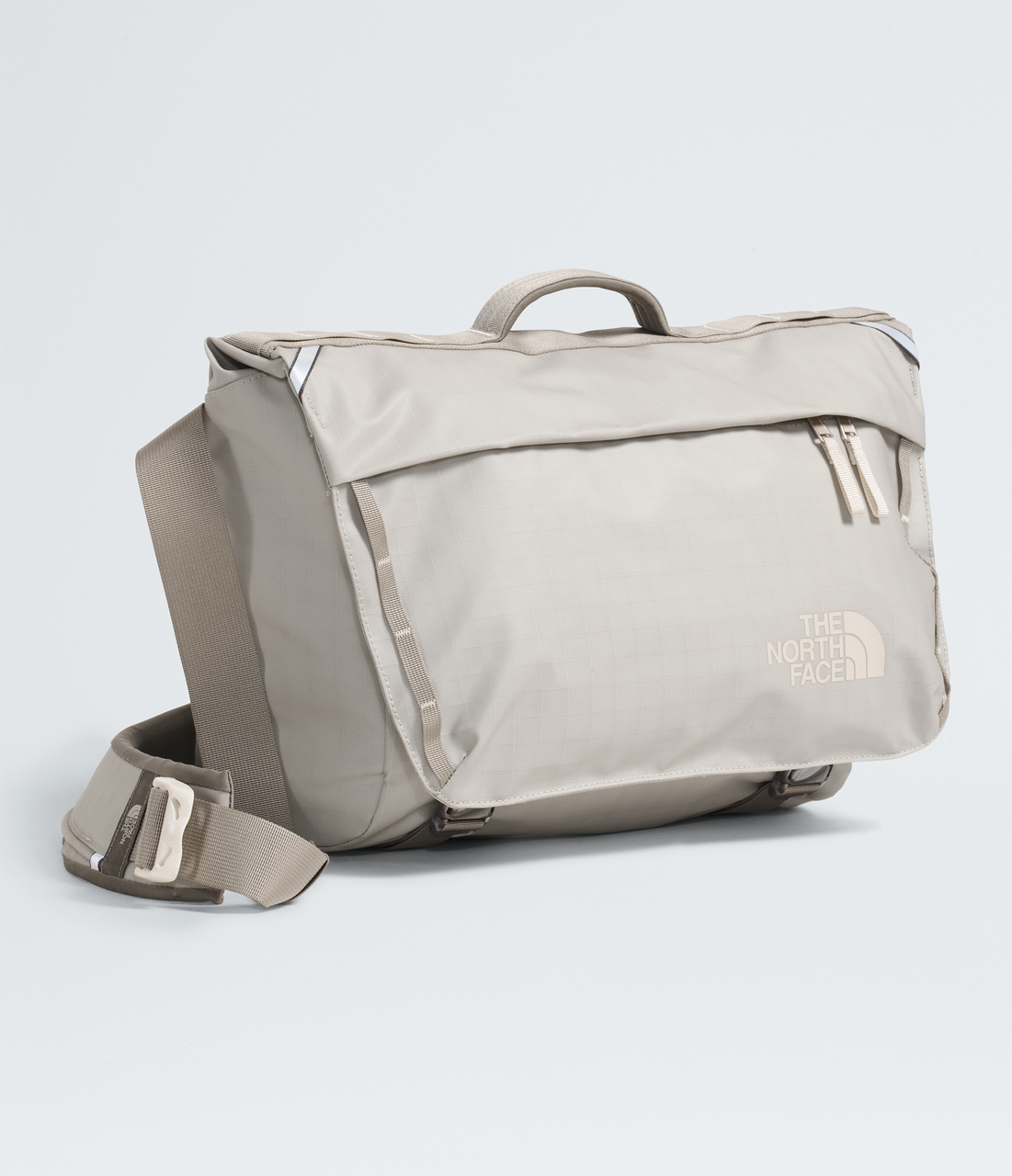 The North Face Base Camp Voyager Messenger Bag - Unisex