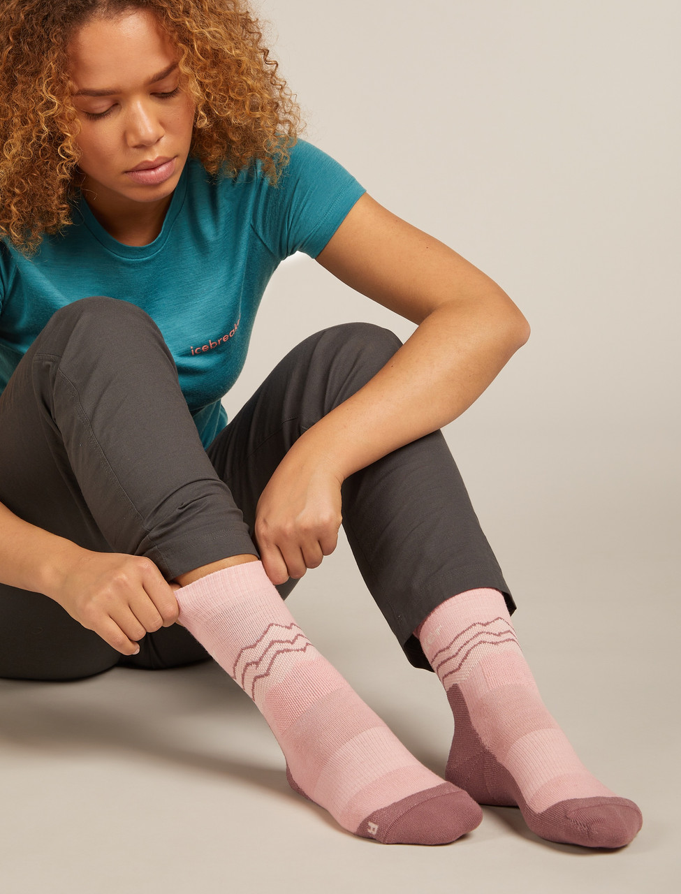 icebreaker Hike+ Medium Crew Across the Peaks Socks - Women's