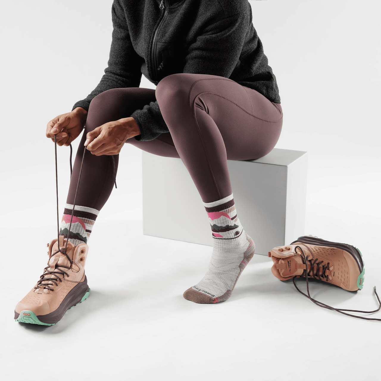 Smartwool Hike Light Cushion Mountain Moon Crew Socks - Women's