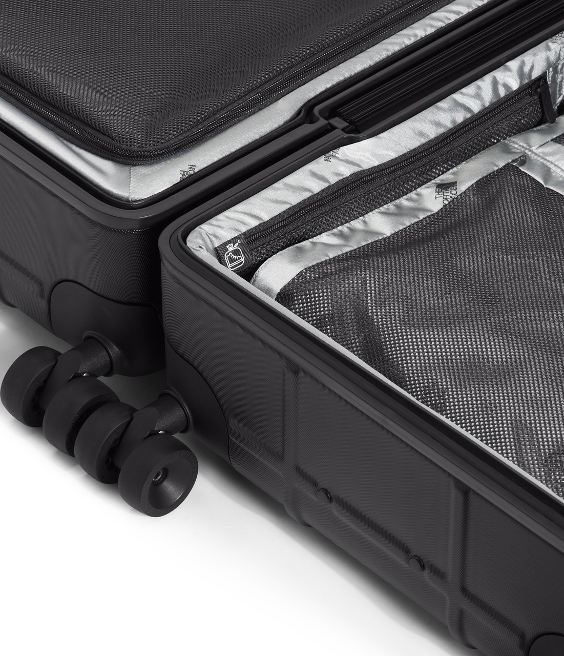 The North Face All Weather 4-Wheeler - 30" - Unisex